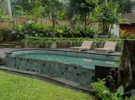 Lunga Cafe & Villa
