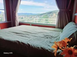 Homestay Đồi Sương Trắng, chalet de monta&ntilde;a en Da Lat