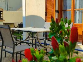 GDE Spetses 3BR apartment1, pet-friendly hotel in Spetses