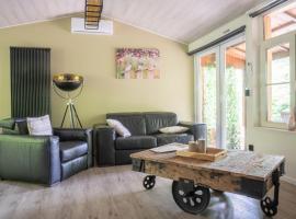 Corgi-Flowerhuisje, chalet de monta&ntilde;a en Lanaken