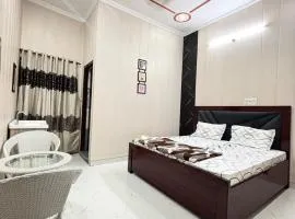 Private room -Tulsi Homestay