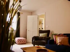 Templar Mews, town centre 2 bedroom, 2 bathroom house