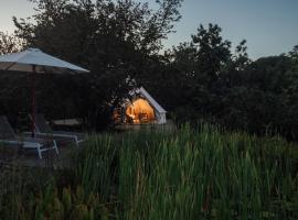 I Semplici Rural Glamping, camping de luxo em Mercato San Severino