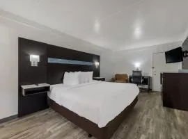 Quality Inn & Suites Airport