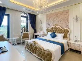 Riverside Hotel