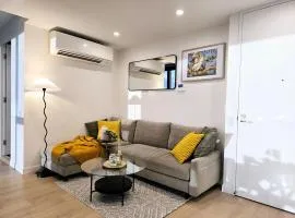 Premium City Escape-Stunning Skyline Views