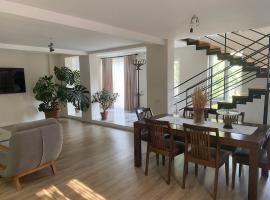 Guest House Chalistavi, hotel pro pobyt s dom&aacute;c&iacute;mi mazl&iacute;čky v destinaci Chalist'avi