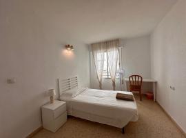 Habitación privada céntrica, ξενοδοχείο σε San Juan de Alicante