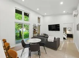 500 House - Unit B townhouse