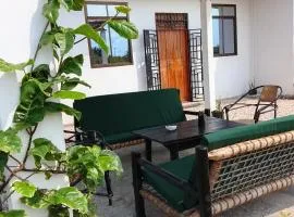 Maku House