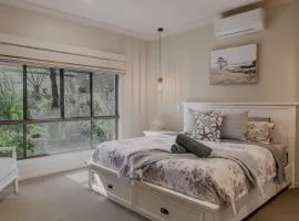 5BR with pool, games room, sleeps up to 10 guests