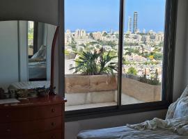 Holon Guest House Private Rooms, hotel em H̱olon