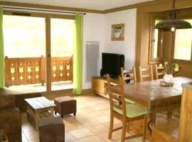 Duplex Haut de Gamme 4P au Pied des Pistes avec Balcon et Parking Privé - FR-1-557-6