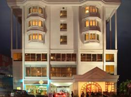 Hotel Abad Plaza, hotel i Kochi