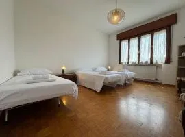 Top accommodation for flights and groups