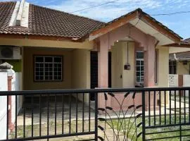 NovaHaus1 Homestay Gong Badak