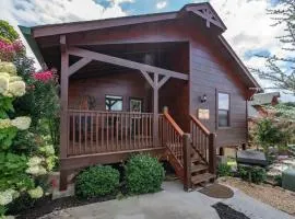 Dollywood, golf in Pigeon Forge close to Gatlinburg, Hot tub