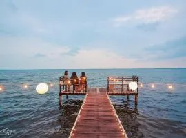Airport waterfront chalet