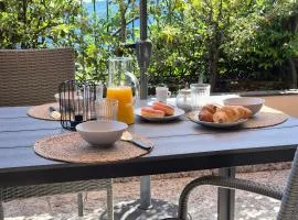 La BuCa - in Como - Complete apartment, 150 sq m - Private covered parking - Private terrace - Fully equipped kitchen - Two large bedrooms
