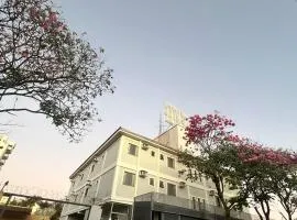 LN Flats & Suites