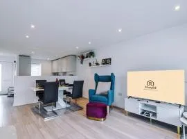 Luxury Getaway In Manchester with PS5, Fast WiFi & Free Parking
