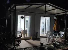Apartman sa sopstvenim dvoristem , pored mora