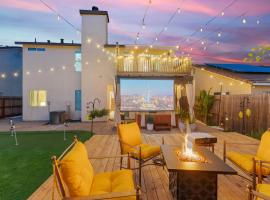 Sleeps 10 Elegant Retreat Hot Tub, Games,Golf, hotel in Sacramento