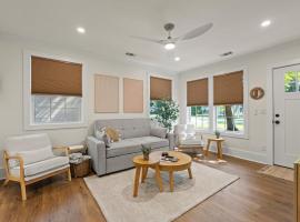 Pinky's Palace Cozy Bungalow, bungalow em Port Royal