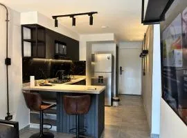 Apartment with WiFi Downtown Cali