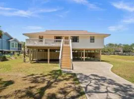 Coastal Charm with Canal Views - 419 Tarpon Blvd, Fripp Island