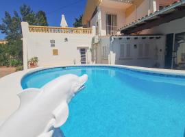 Villa Nevada Gran casa vacacional familiar con piscina cerca de la playa en Puerto Pollença, hotel in Port de Pollensa