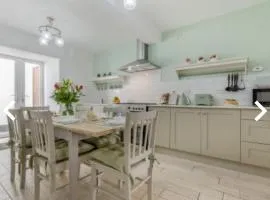 Looe Holiday Home