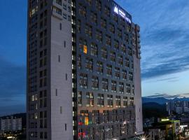 Hotelaround Sokcho, hotel i Sokcho