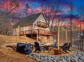 Lakefront 3BR with Dock, Fire Pit, Lawn Games, and Game Room, Hotel in Moneta