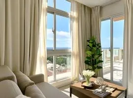 Costal View Apt. Walkable To Beach & Restaurants