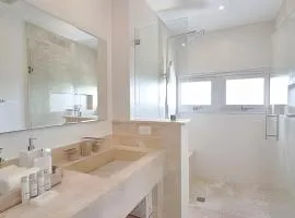 Caribbean Sea Waves View, Beachfront Apt.