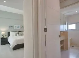 Caribbean Sea View Apt.on 19 level, a serene Stay