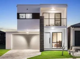 Austral Luxury 5Br Classic Model House