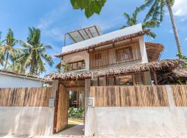 La Luna Villa Siargao - Entire 3BR Villa w Plunge Pool & Rooftop, casa de campo em General Luna