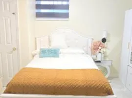 Staten Island Cozy Private 1-br Basement Apt close to NYC Family & Pet Friendly