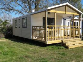 Mobil Home 23m² avec Terrasse - 4 Pers - API-1-52-383, ξενοδοχείο σε La Mothe-Achard