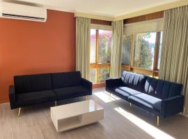 Lakeside 2-Bedroom Villa, ξενοδοχείο σε Lakes Entrance