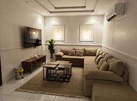 Luxury apartment, 3 bedrooms, living room, kitchen, hotel in Jeddah
