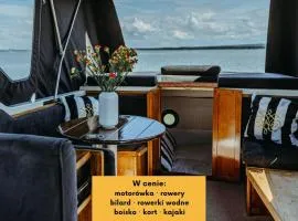 Yacht Hotel - Boat - pedal boat, motorboat FREE