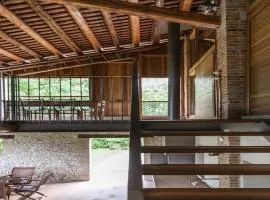 Modern Farmhouse in Pagnano Italy near Forest