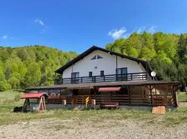 Cabana Turistica Izvorul Muntelui