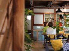 junos, acomoda&ccedil;&atilde;o com cozinha em Nahari