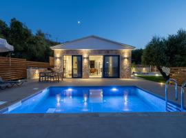 An ar Villa, hotel con pileta en Tragaki