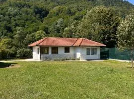 Oaza Vrbas - Riverside Bungalow near Jajce