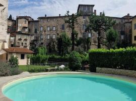 Casa Brown - con piscina privata -, hotel in Barga